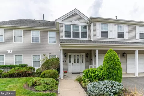 1005 Eagles Chase Dr, Lawrence Township, NJ 08648
