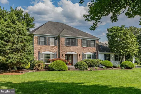 2 Chelsea Ct, Princeton, NJ 08540