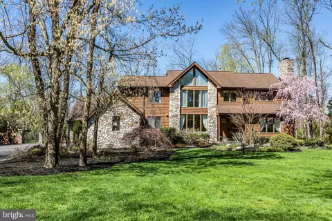 15 Teak Ln, Princeton, NJ 08540