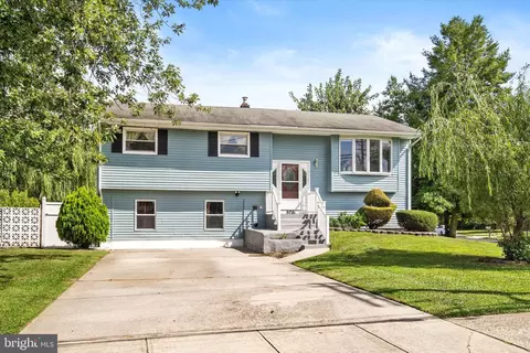 866 Estates Blvd, Hamilton, NJ 08690