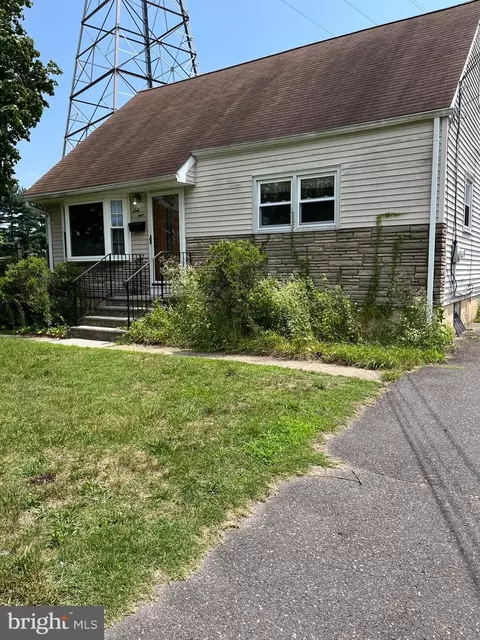 69 Christine Ave, Hamilton, NJ 08619