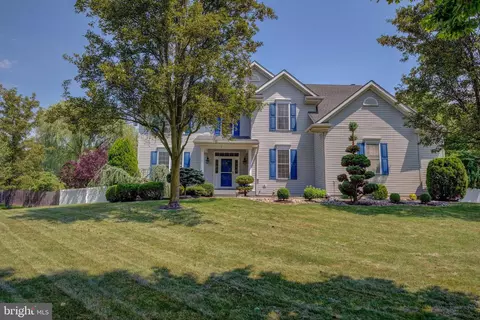 7 Plymouth Dr, East Windsor, NJ 08520