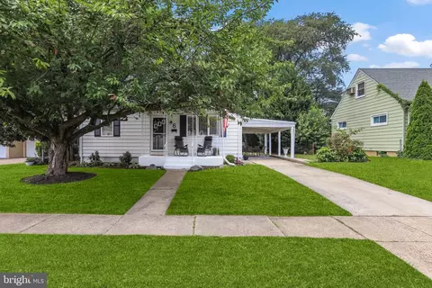 6 Brown Dr, Hamilton, NJ 08690