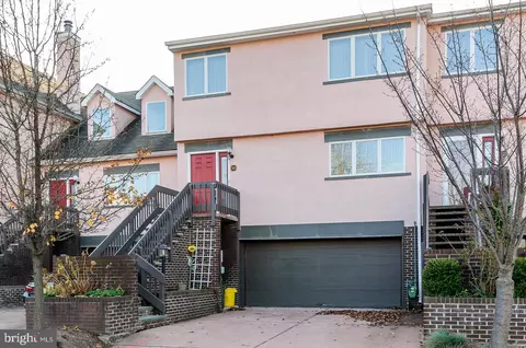 14 Hanover Ct, Princeton, NJ 08540