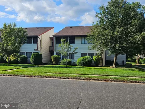 8 Avon Dr #F, East Windsor, NJ 08520