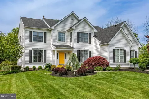 11 Bailey Dr, Princeton, NJ 08540