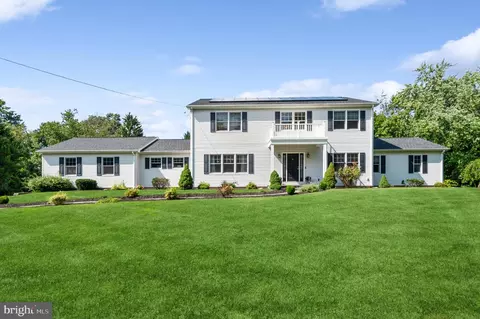 6 Huntly Dr, Princeton Junction, NJ 08550