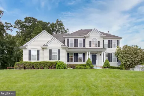 20 Sussex Ln, East Windsor, NJ 08520