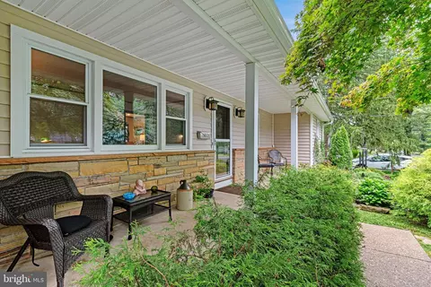 74 Taylor Ter, Hopewell, NJ 08525