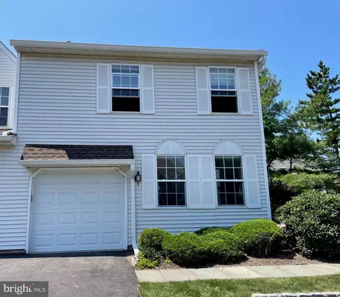 9 Revere Ct, Ewing, NJ 08628