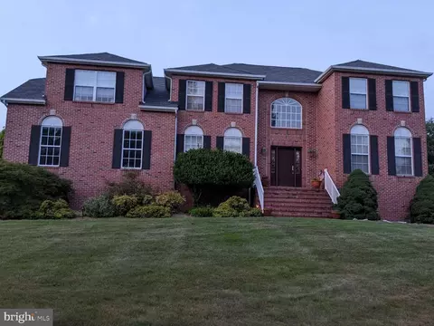 3 Eisenhower Dr, Robbinsville, NJ 08691
