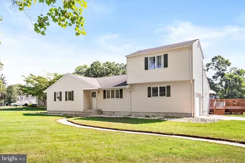 210 Evelyn Ave, Hamilton, NJ 08619