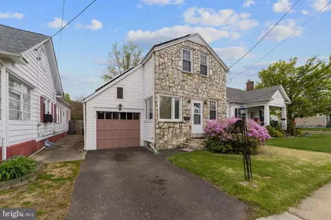 55 Fetter Ave, Hamilton, NJ 08610