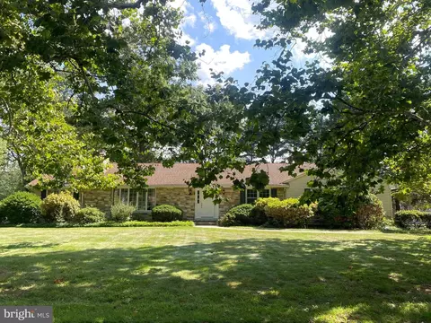 3 W Long Dr, Lawrenceville, NJ 08648