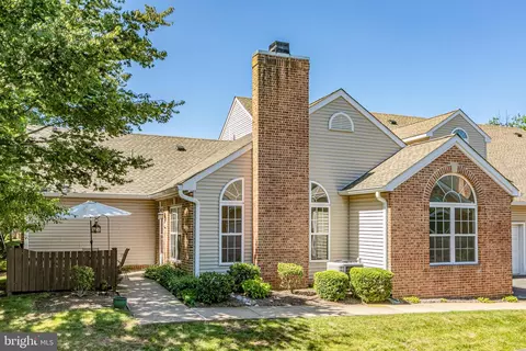29 Woolsey Ct, Pennington, NJ 08534