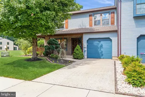 11 Deborah Ct, Robbinsville, NJ 08691