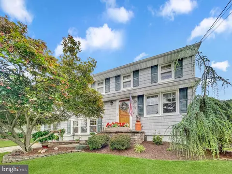 10 Ashwood Rd, Hamilton, NJ 08610