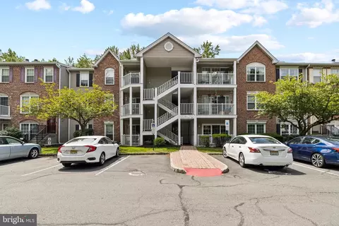 7 Cheverny Ct, Hamilton, NJ 08619