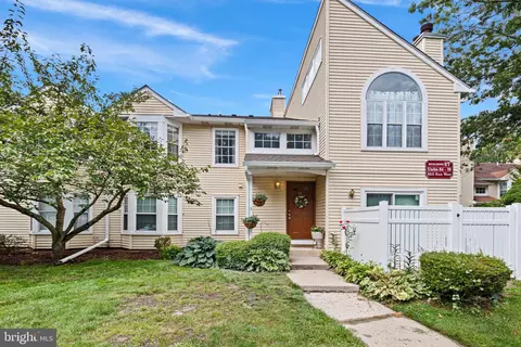 66 Mill Run W, Hightstown, NJ 08520