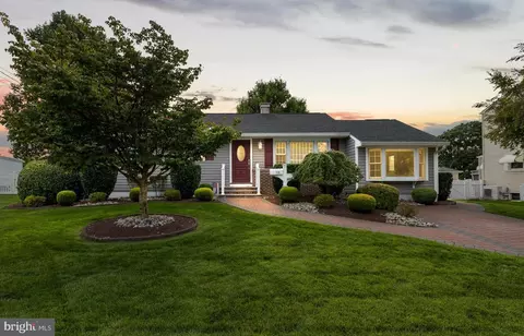 112 Hempstead Rd, Hamilton, NJ 08610