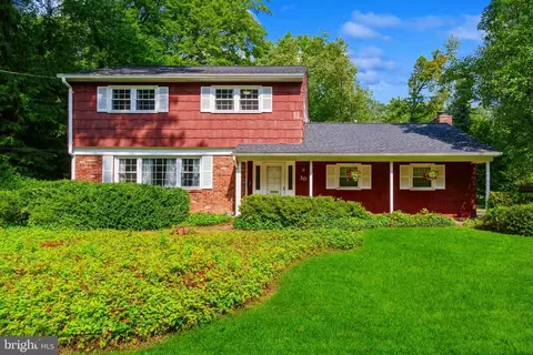 30 Pine Knoll Dr, Lawrenceville, NJ 08648