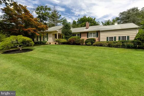 157 Shadybrook Ln, Princeton, NJ 08540