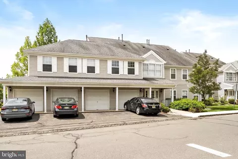 514 Eagles Chase Dr, Lawrence, NJ 08648