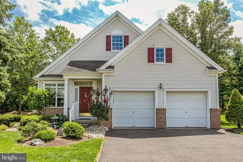 7 Coneflower Ln, Princeton Junction, NJ 08550