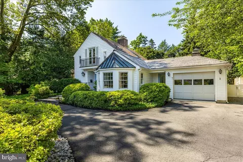 7 Armour Rd, Princeton, NJ 08540