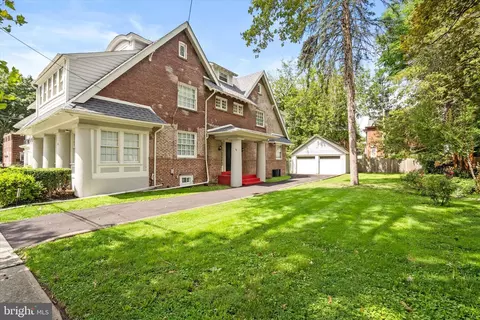 35 Fisher Pl, Trenton, NJ 08618