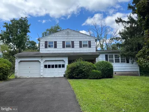 9 Tina Dr, Titusville, NJ 08560