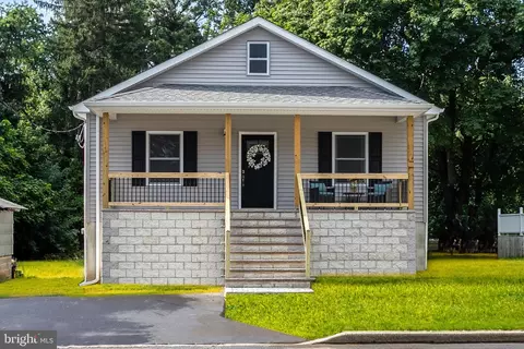 155 Reeves Ave, Hamilton, NJ 08610