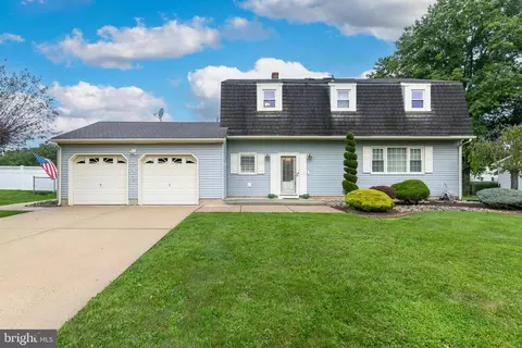 543 Flock Rd, Hamilton, NJ 08690