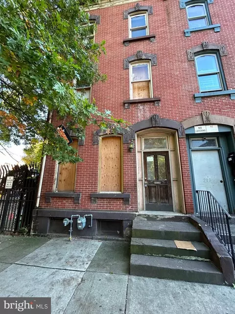 215 Perry St, Trenton, NJ 08618
