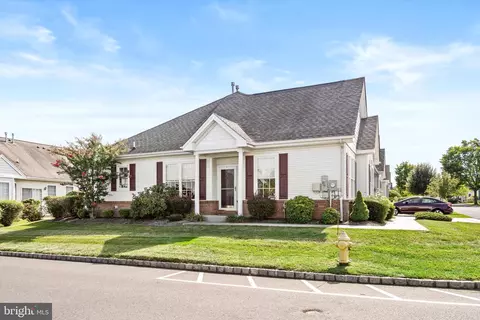 16 Chickadee Way, Hamilton, NJ 08690