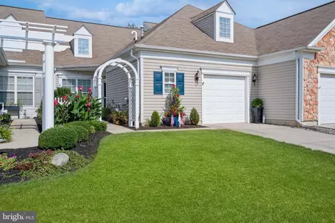31 Sparrow Dr, Hamilton, NJ 08690