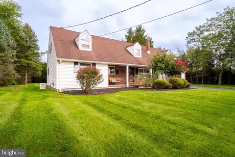 1043 Old York Rd, Hightstown, NJ 08520