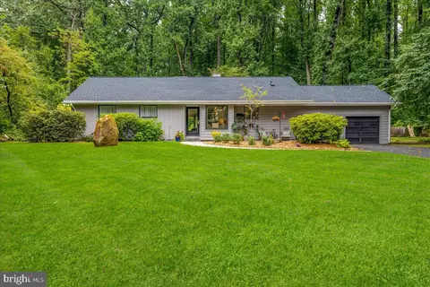 24 Autumn Hill Rd, Princeton, NJ 08540