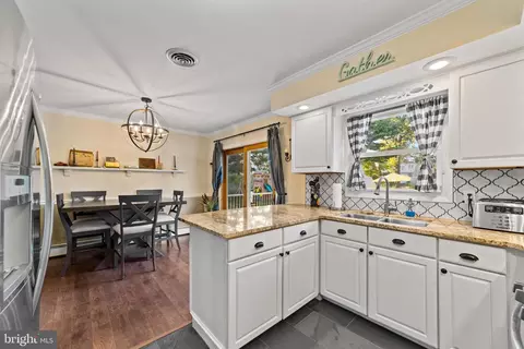 8 Spring Valley Ln, Ewing, NJ 08638 photo 10