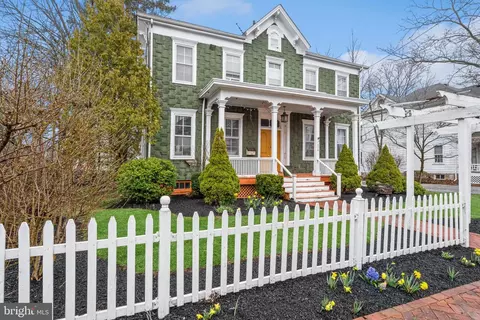 326 Stockton St, Hightstown, NJ 08520