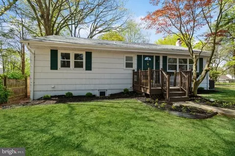 11 Ives Ave, Trenton, NJ 08638