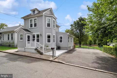 53 Brenwal Ave, Ewing, NJ 08618
