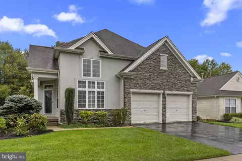1 Coneflower Ln, Princeton Junction, NJ 08550