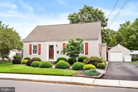 5 Pershing Ave, Hightstown, NJ 08520