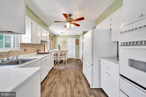 11 Corey Dr, Ewing, NJ 08628 photo 10