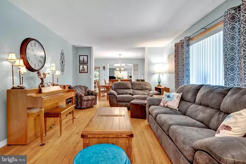 11 Corey Dr, Ewing, NJ 08628 photo 5