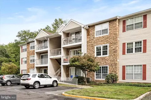 24 Holly Ct, Hamilton, NJ 08619