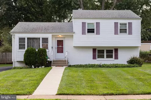 3 Peck Ave, Ewing, NJ 08618
