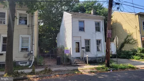 85-87 Poplar St, Trenton, NJ 08638