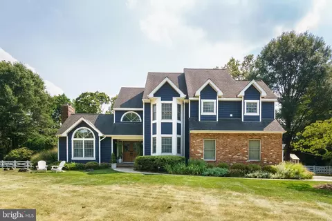 5 Linden Ln, Pennington, NJ 08534